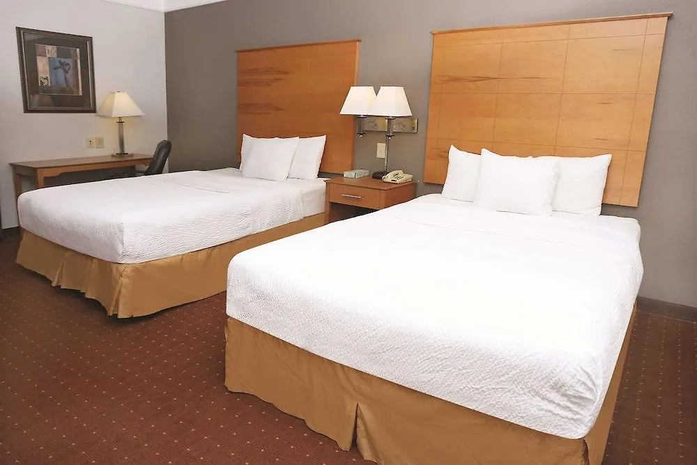 La Quinta Inn & Suites By Wyndham Norfolk Hotel