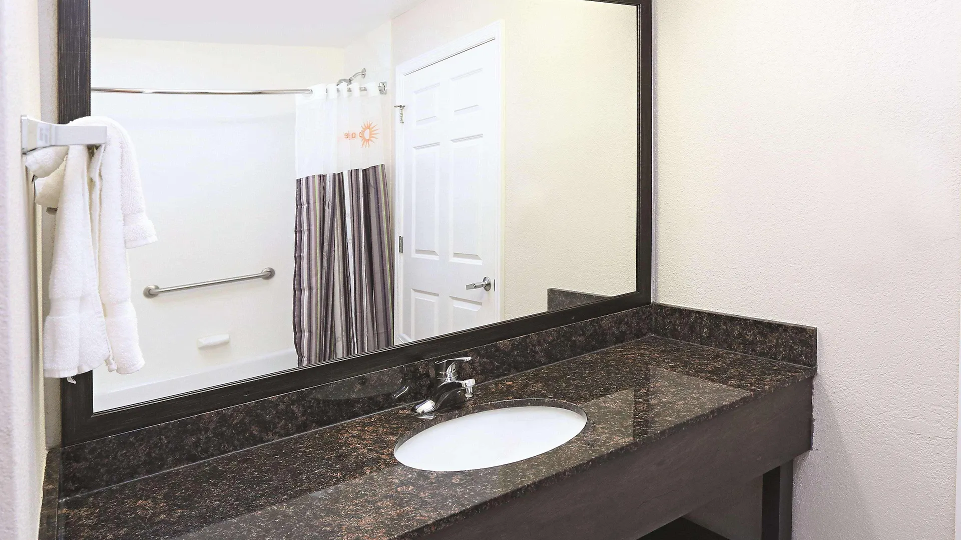 La Quinta Inn & Suites By Wyndham Norfolk