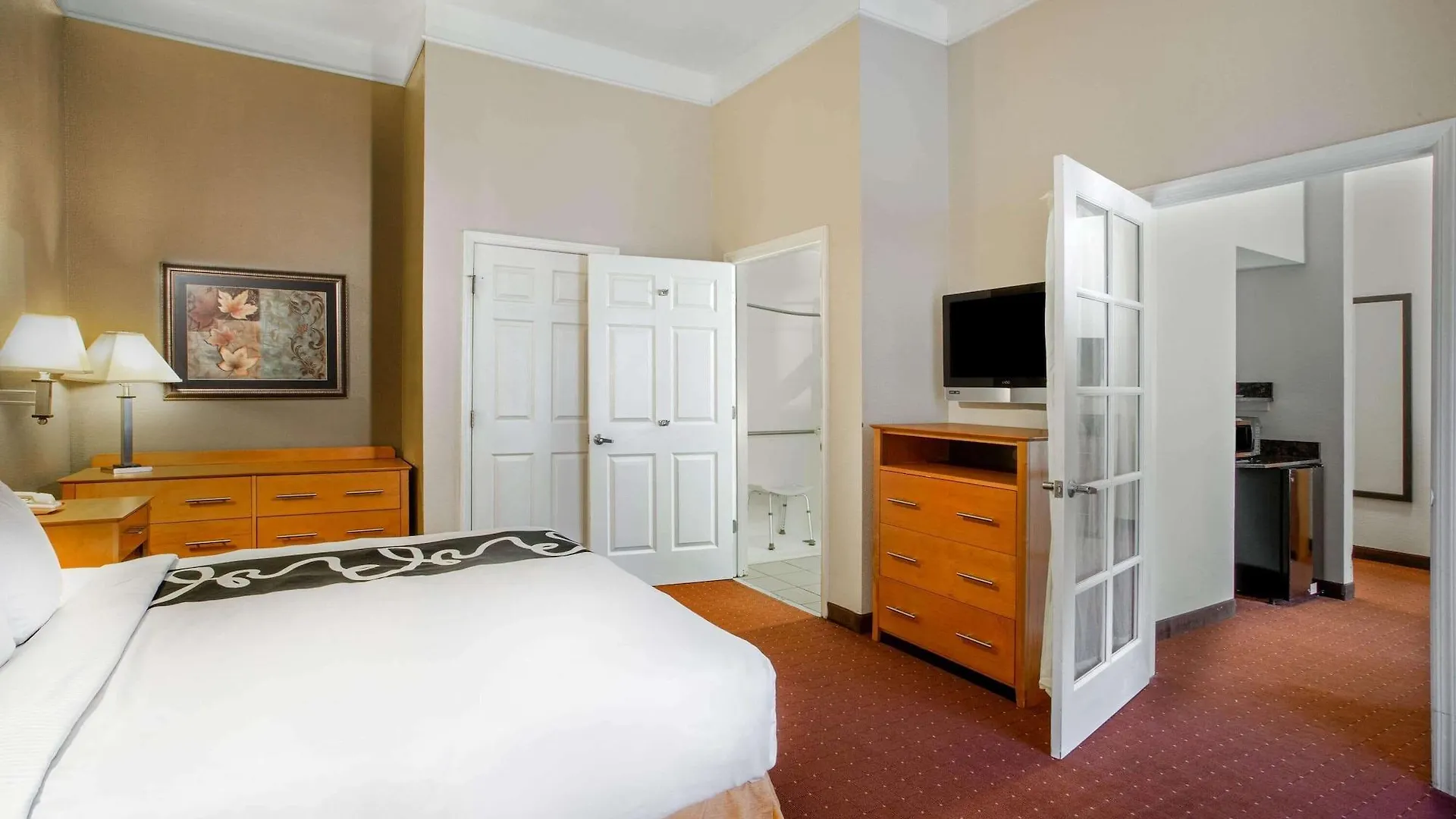 La Quinta Inn & Suites By Wyndham Norfolk Hotel