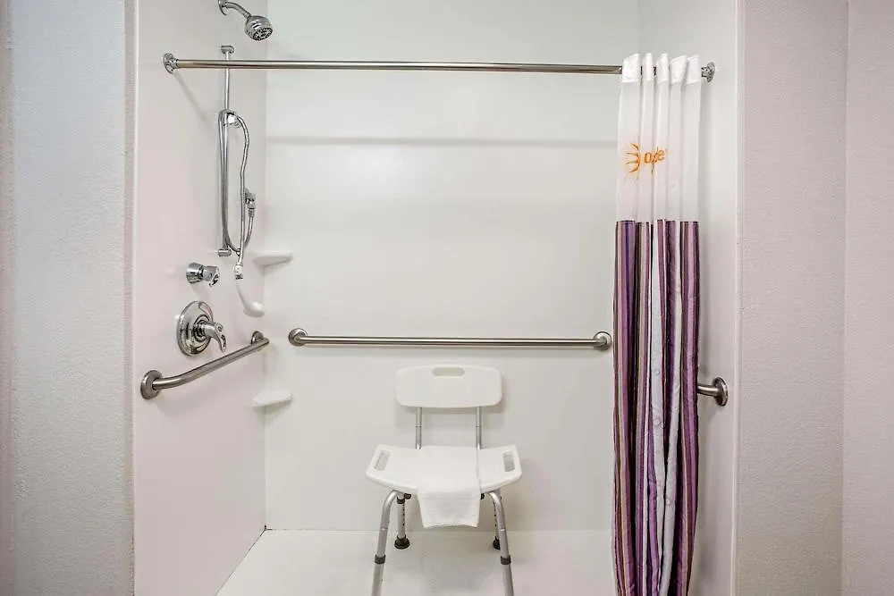 La Quinta Inn & Suites By Wyndham Norfolk Hotel
