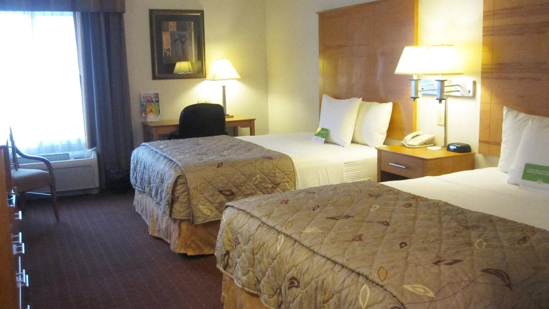 La Quinta Inn & Suites By Wyndham Norfolk Hotel